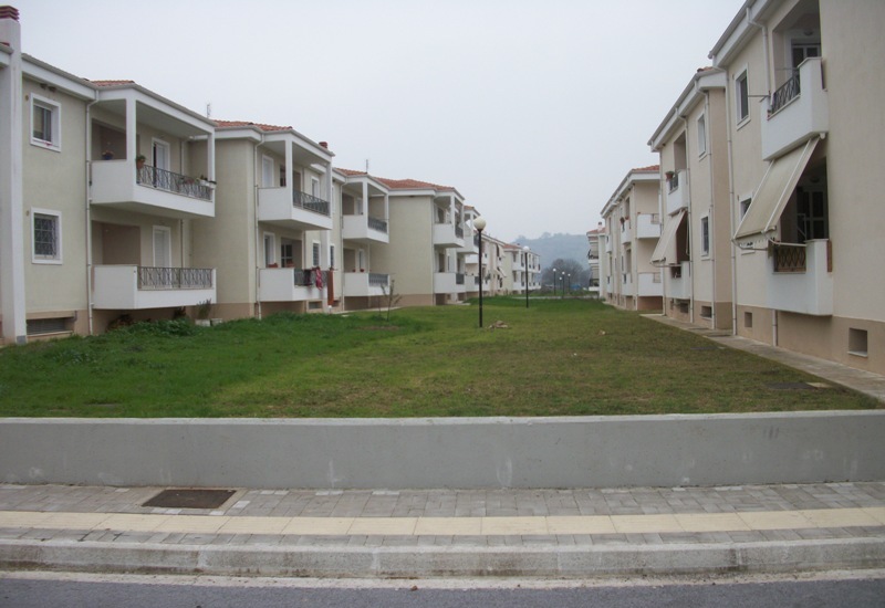 Ανέγερση 184 κατοικιών, αίθ. συγκεντρώσεων, καταστημάτων και έργων υποδομής και διαμόρφωσης περιβάλλοντος χώρου στο Νομό Τρικάλων 